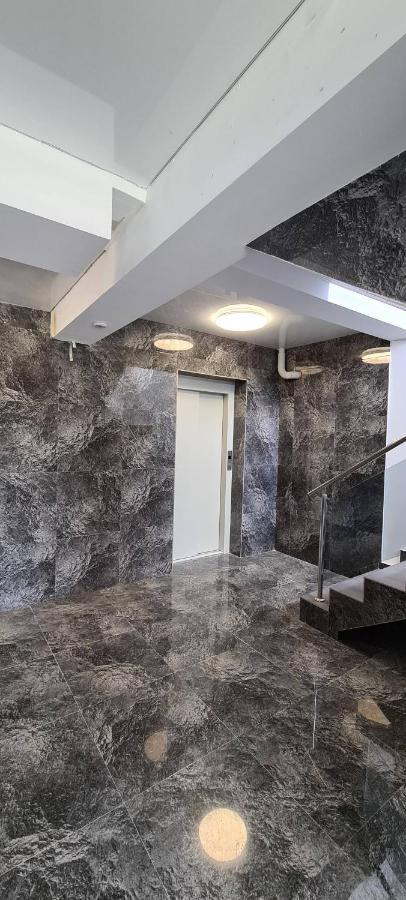 Marble Studio Apartment Bucharest Exterior photo